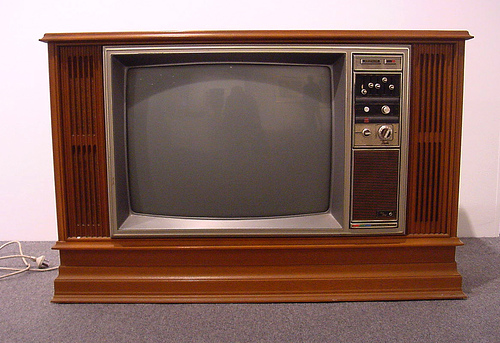 تلویزیون قدیمی برای دکور