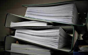 گواهی حضور در دفترخانه ثبت و به مهر و امضای سردفتر می‌رسد، سپس  نسخه‌ای از آن  در دفتر اندیکاتور ثبت و بایگانی می‌شود.